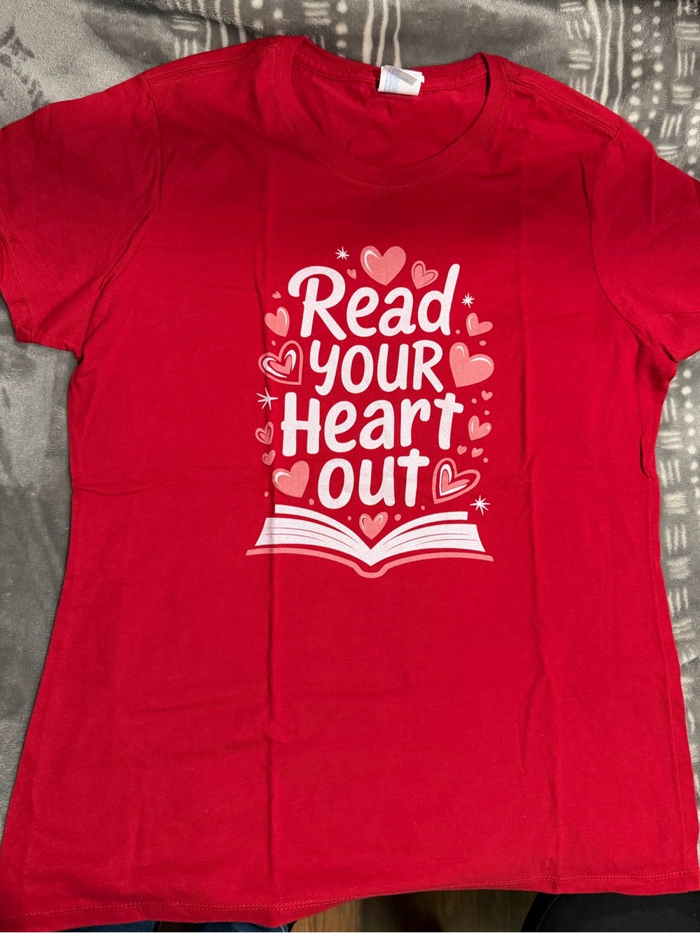 - "Read Your Heart Out" shirt